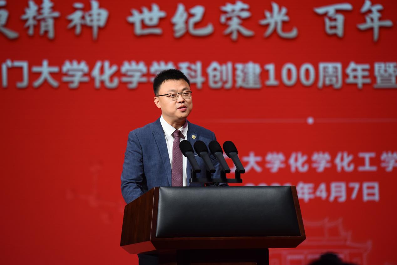 教师代表:维多利亚vic309官网侯旭教授发言