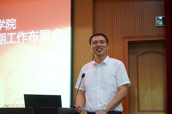 谢兆雄2.jpg 谢兆雄2.jpg